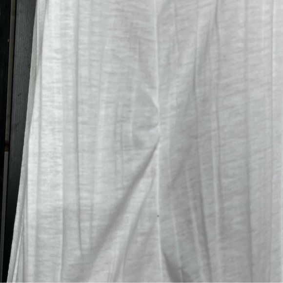 New York Laundry Accordion Pleated Tank Top - Picture 12 of 12